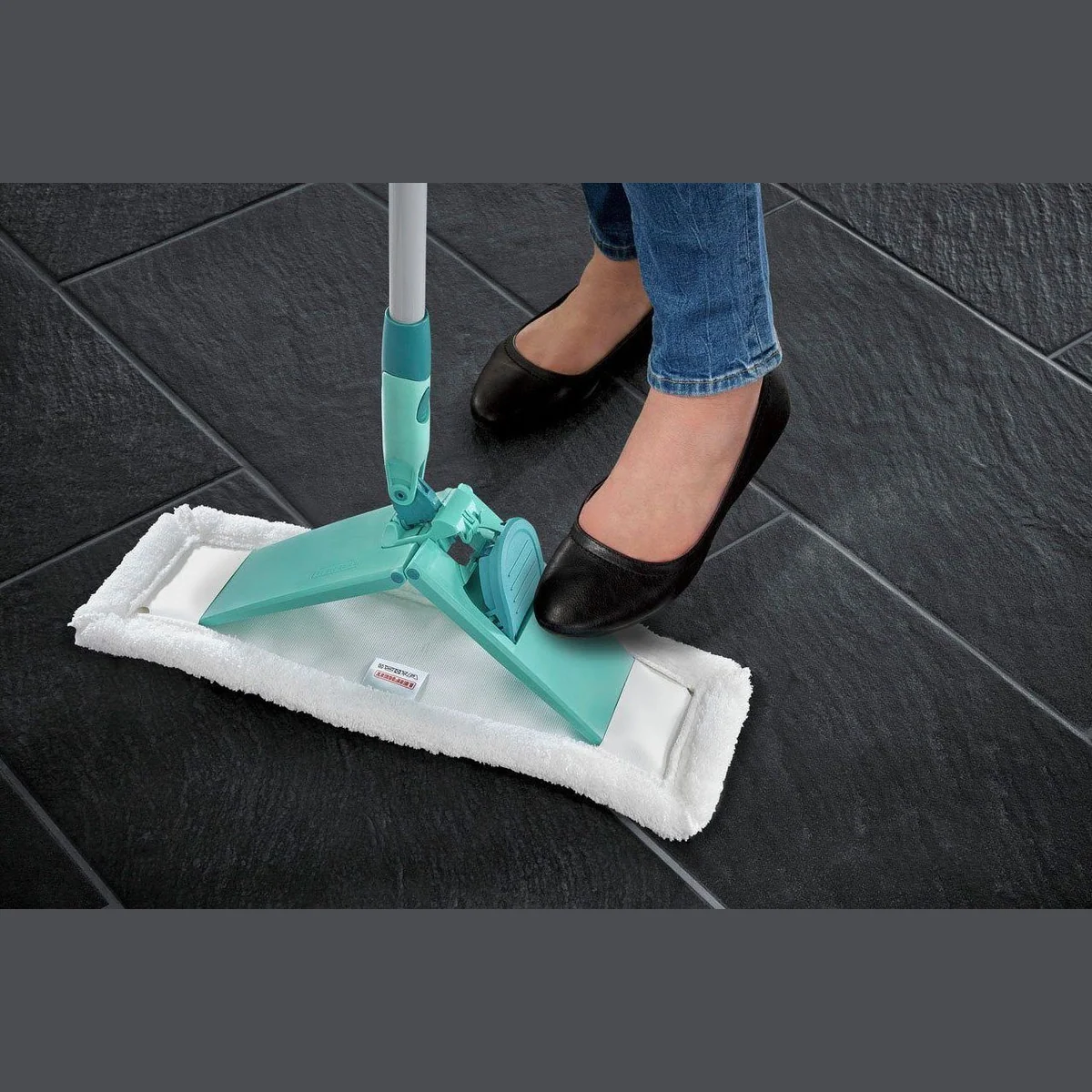 Leifheit Classic XL Bodenwischer-Set, 100% Mikrofaser, Teleskopstiel, 42 cm Wischbreite 3