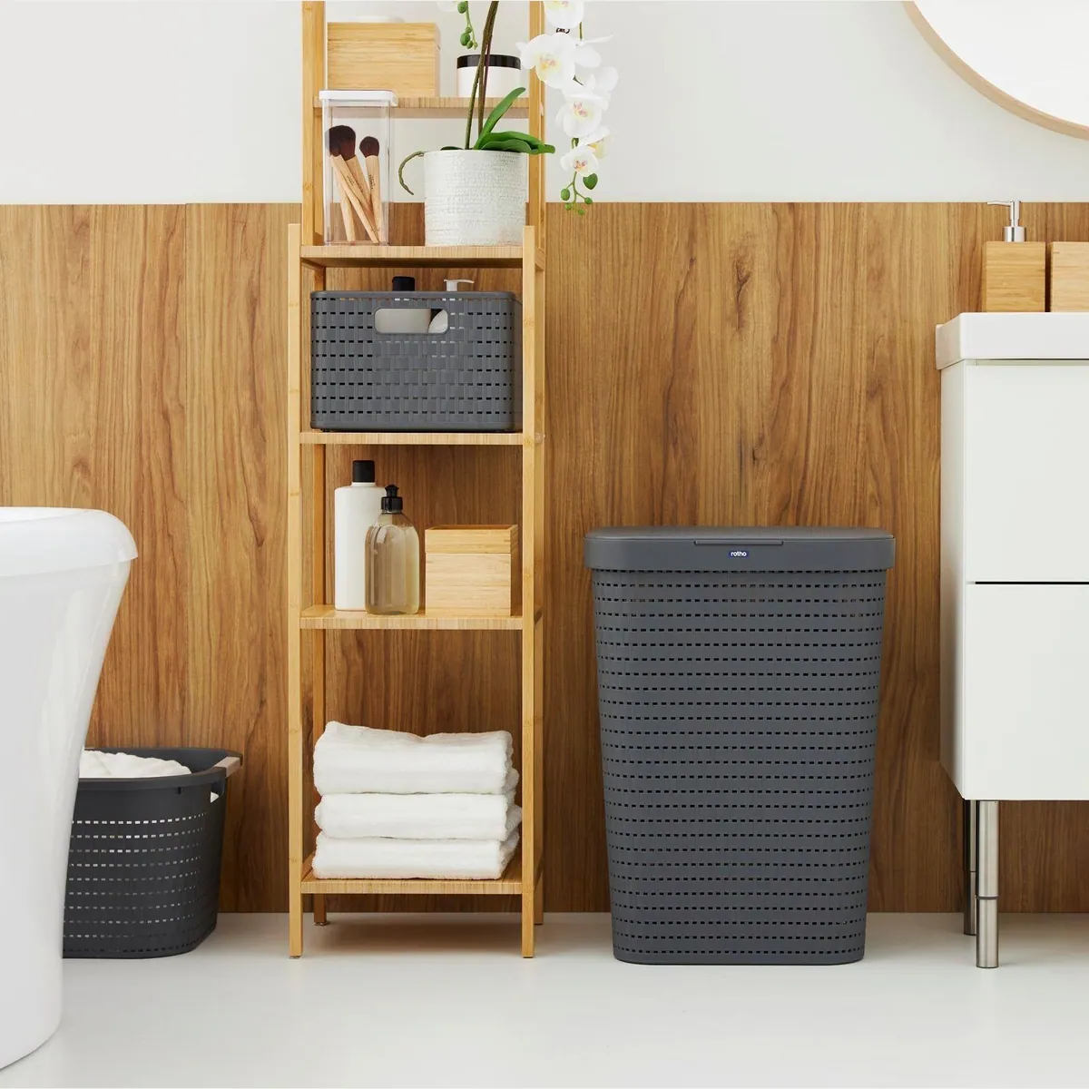 Rotho COUNTRY Wäschekorb, 55l mit Deckel, Rattan-Optik, belüftet 3