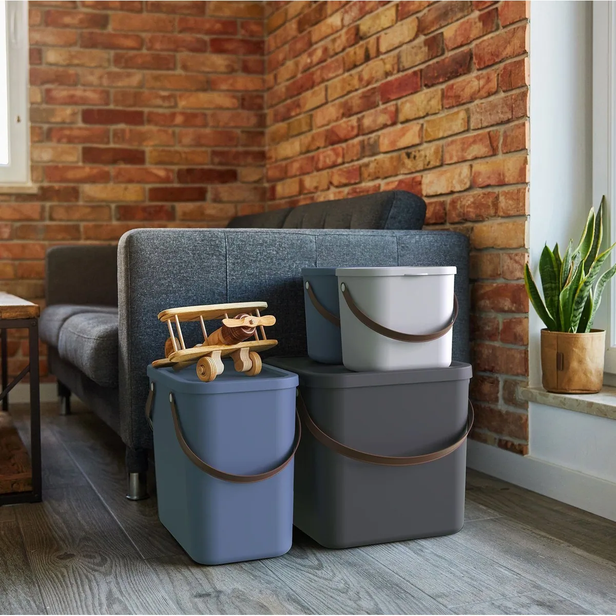 Rotho Albula Aufbewahrungsbox 40l, praktischer Deckel, langlebiger Kunststoff 2