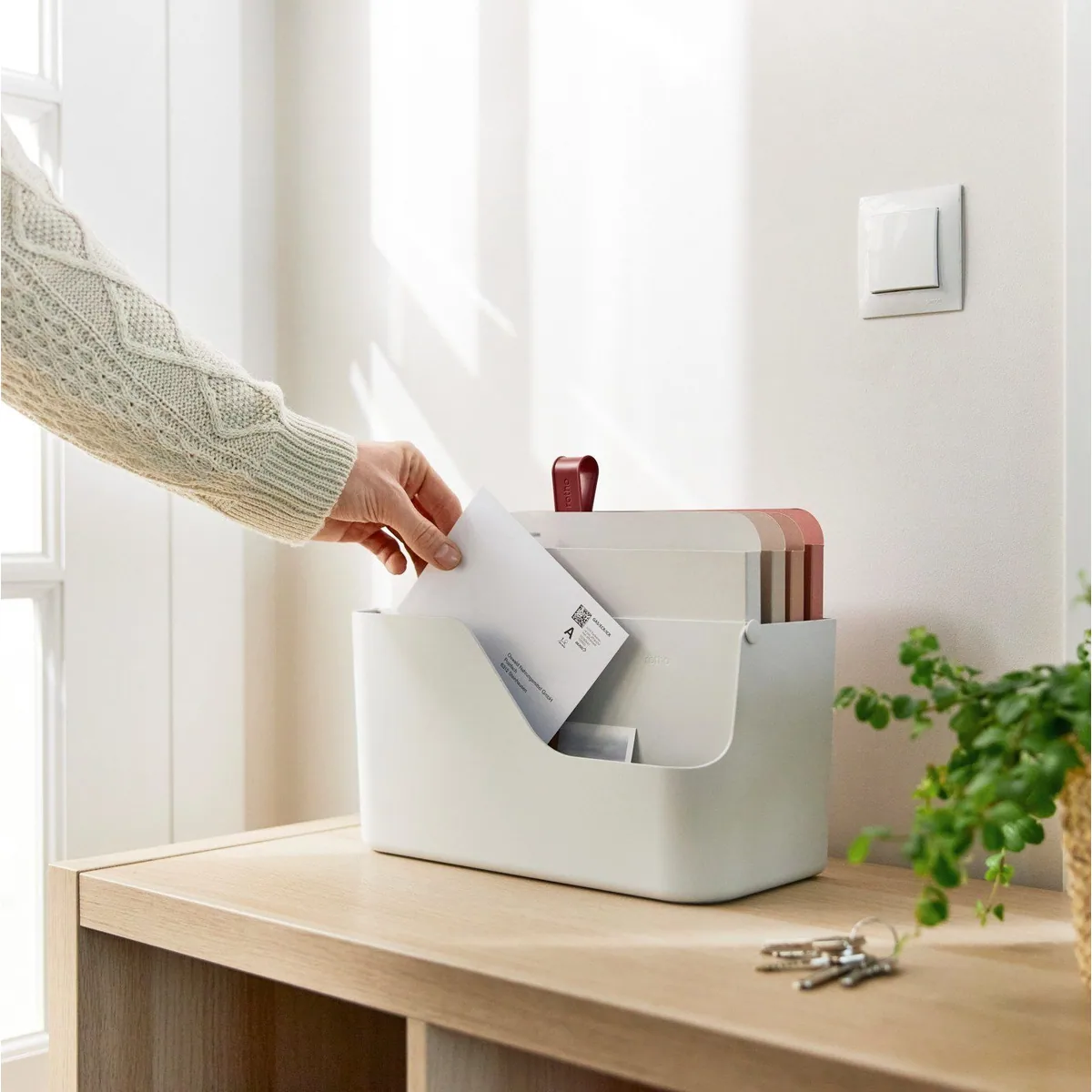 Rotho MyPaper Plus Inbox, Dokumenten Organizer mit integrierten Fächern, wandmontierbar 2