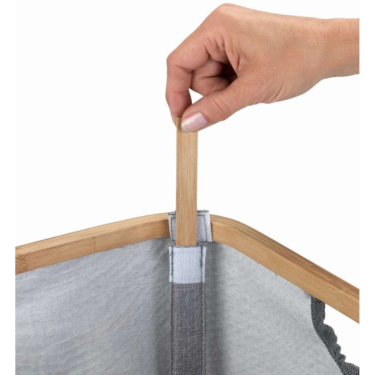 Wenko Wäschekorb Bahari, 50 Liter, stabiler Bambus-Rahmen, pflegeleichtes Polyester 4